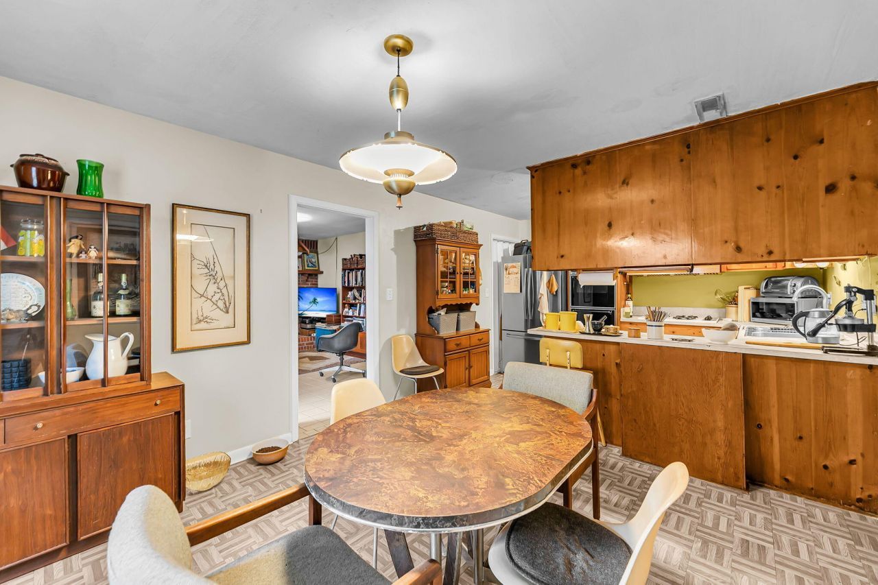 1514 Balsam Street Photo 6