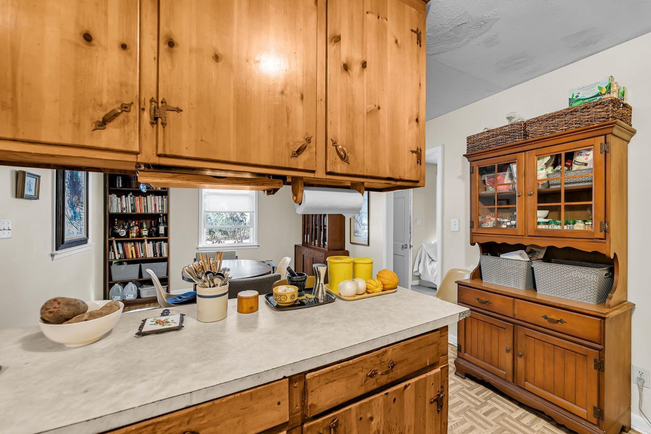 1514 Balsam Street Photo 9