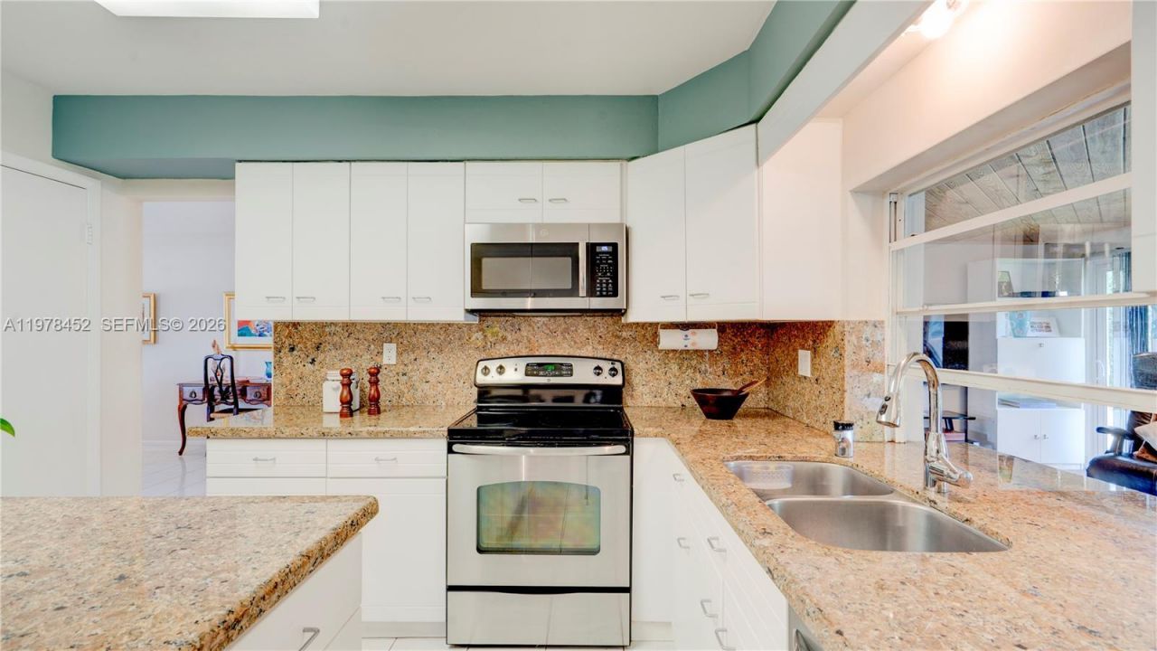 8955 SW 85th Ter, Miami, FL 33173 Photo