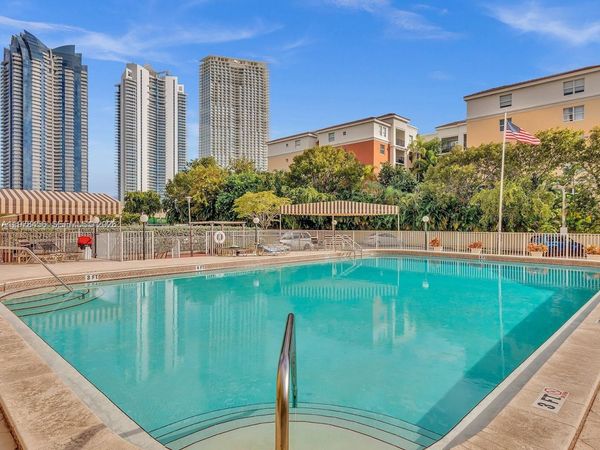 200 172nd St , Unit 304, Sunny Isles Beach, FL 33160