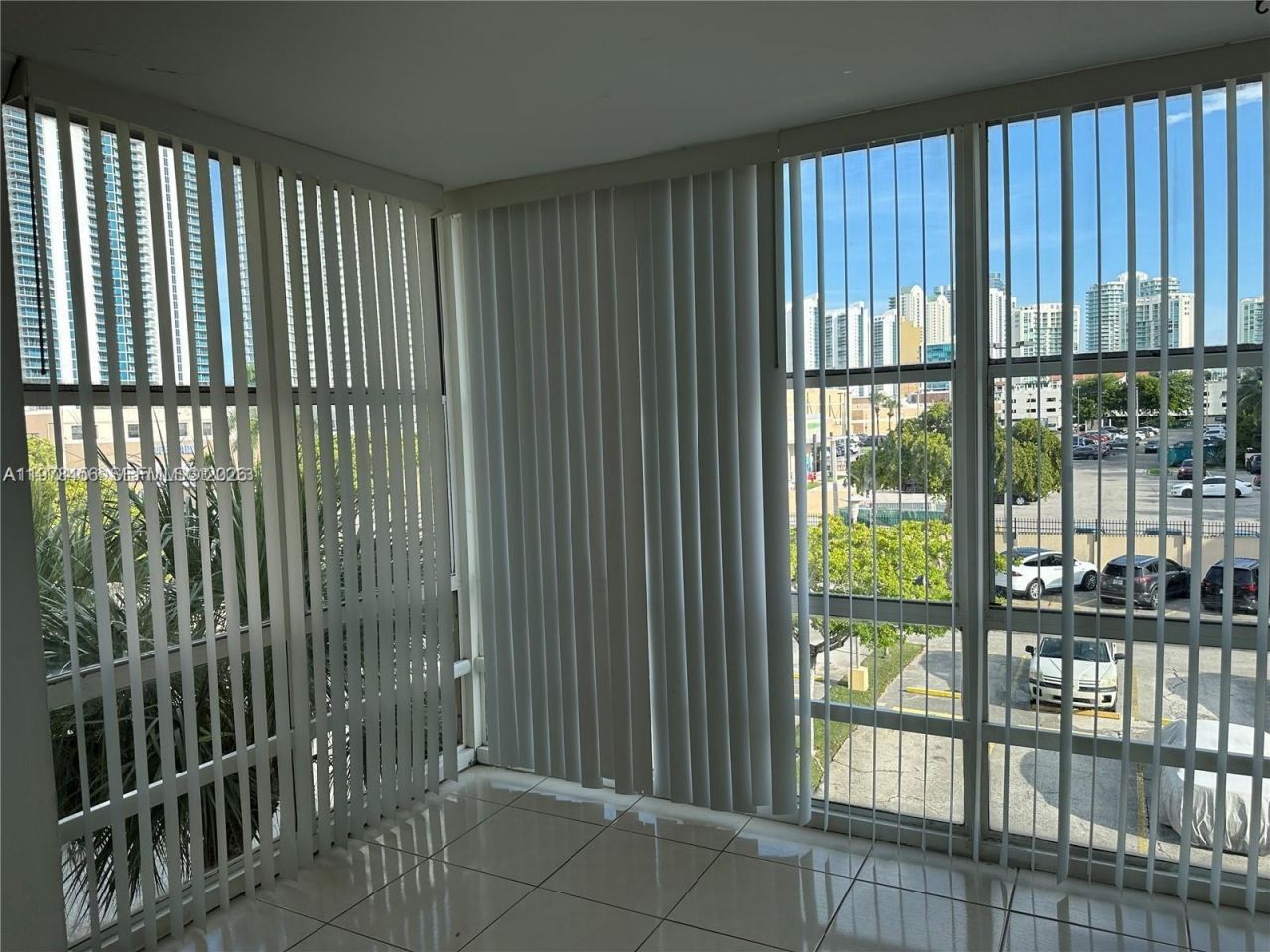 200 172nd St , Unit 304, Sunny Isles Beach, FL 33160 Photo