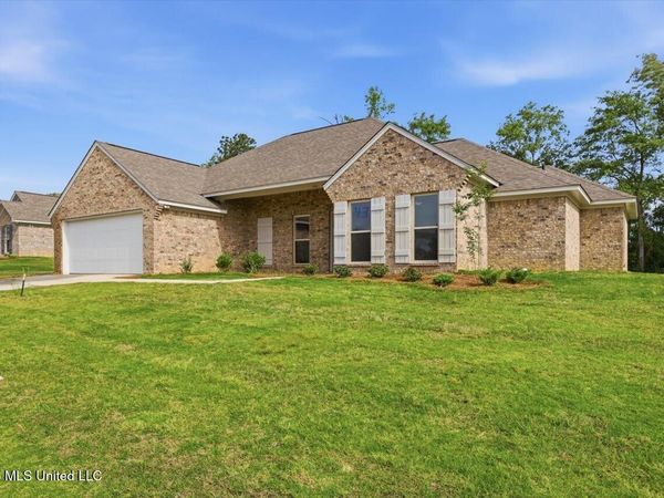 554 Patrick Farms Drive, Pearl, MS 39208