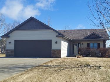 2084 Sandstone Loop N, Sartell, MN 56377