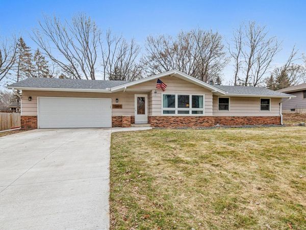 12865 1st Avenue S, Burnsville, MN 55337