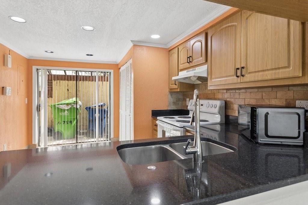 4759 NW 90th Avenue, Sunrise, FL 33351 Photo