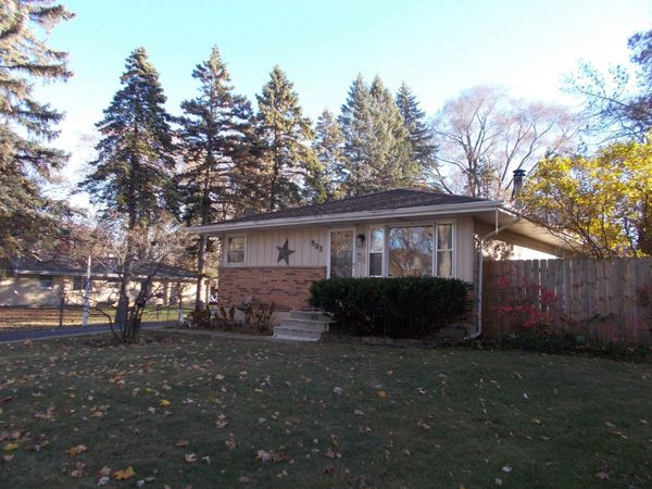 905 WINTHROP Court , Zion, IL 60099