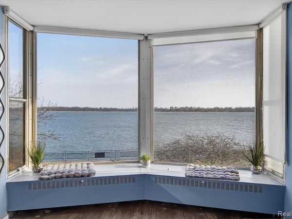 8200 E Jefferson Avenue, Detroit, MI 48214