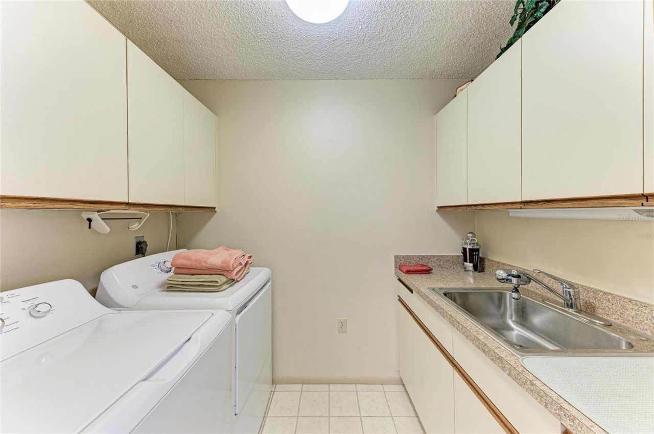 3930 Pinebrook Circle, Unit 7, Bradenton, FL 34209 Photo