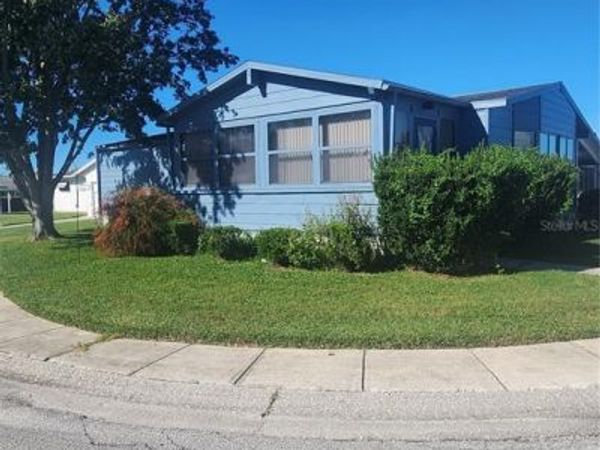 2206 GOLDEN HORSESHOE CIRCLE N, LAKELAND, FL 33810