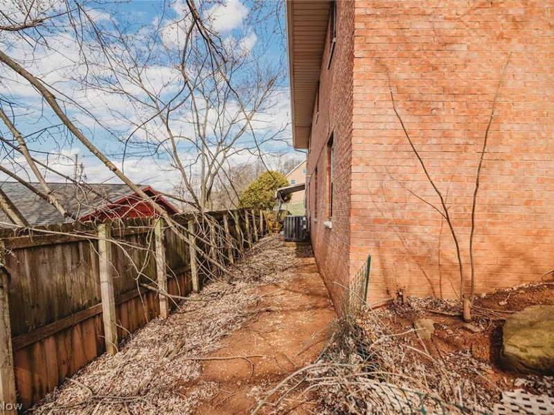 1410 10th Street, Vienna, WV 26105 Photo 11