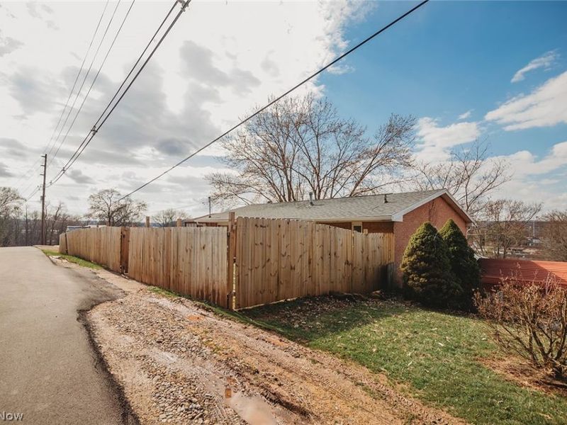 1410 10th Street, Vienna, WV 26105 Photo 13