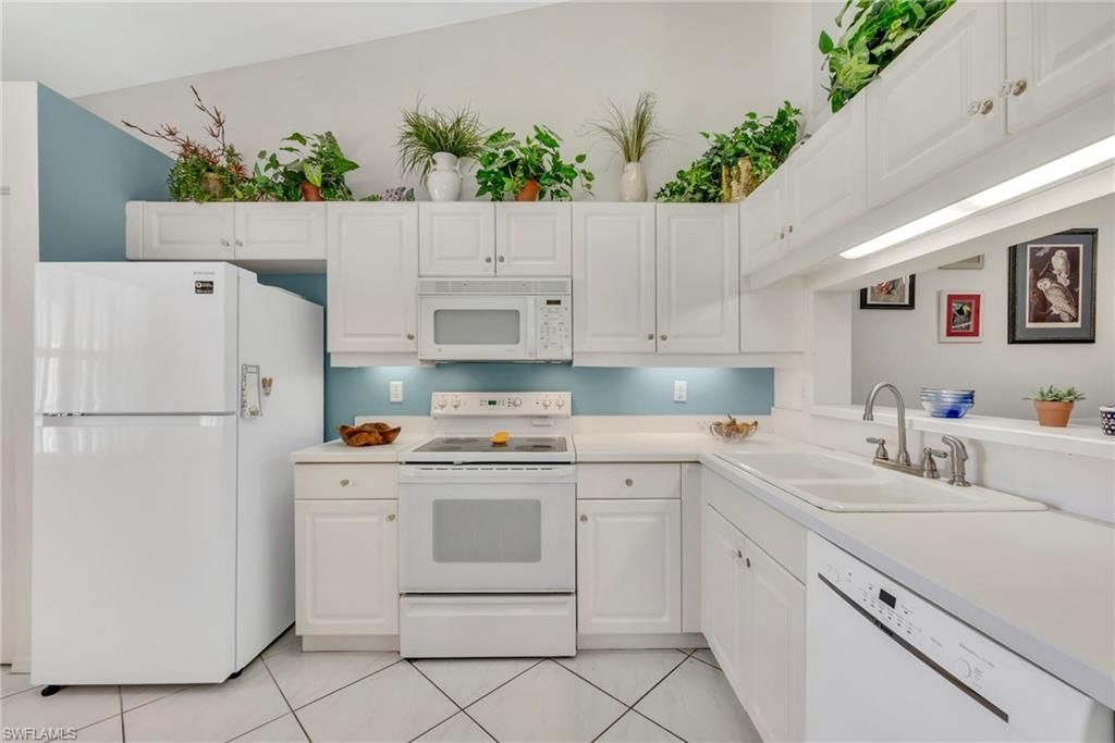2469 Millcreek Ln, Unit 204, Naples, FL 34119 Photo