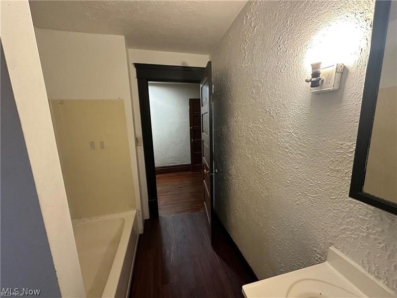 53 S Balch Street, Unit 55 Up, Akron, OH 44302 Photo 10