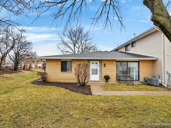 123 BREWSTER Court , Unit B, Bloomingdale, IL 60108