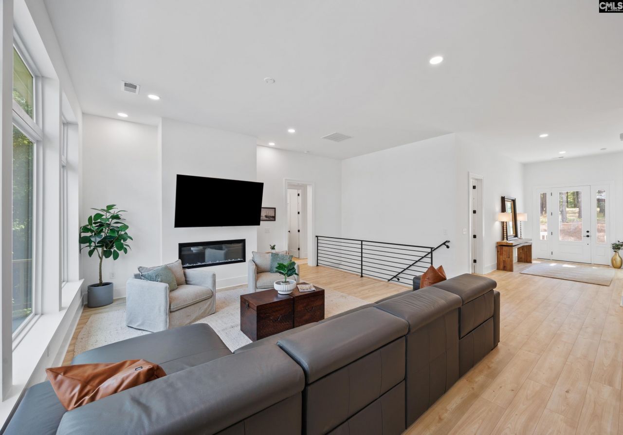 1075 Retreat Way Photo 11