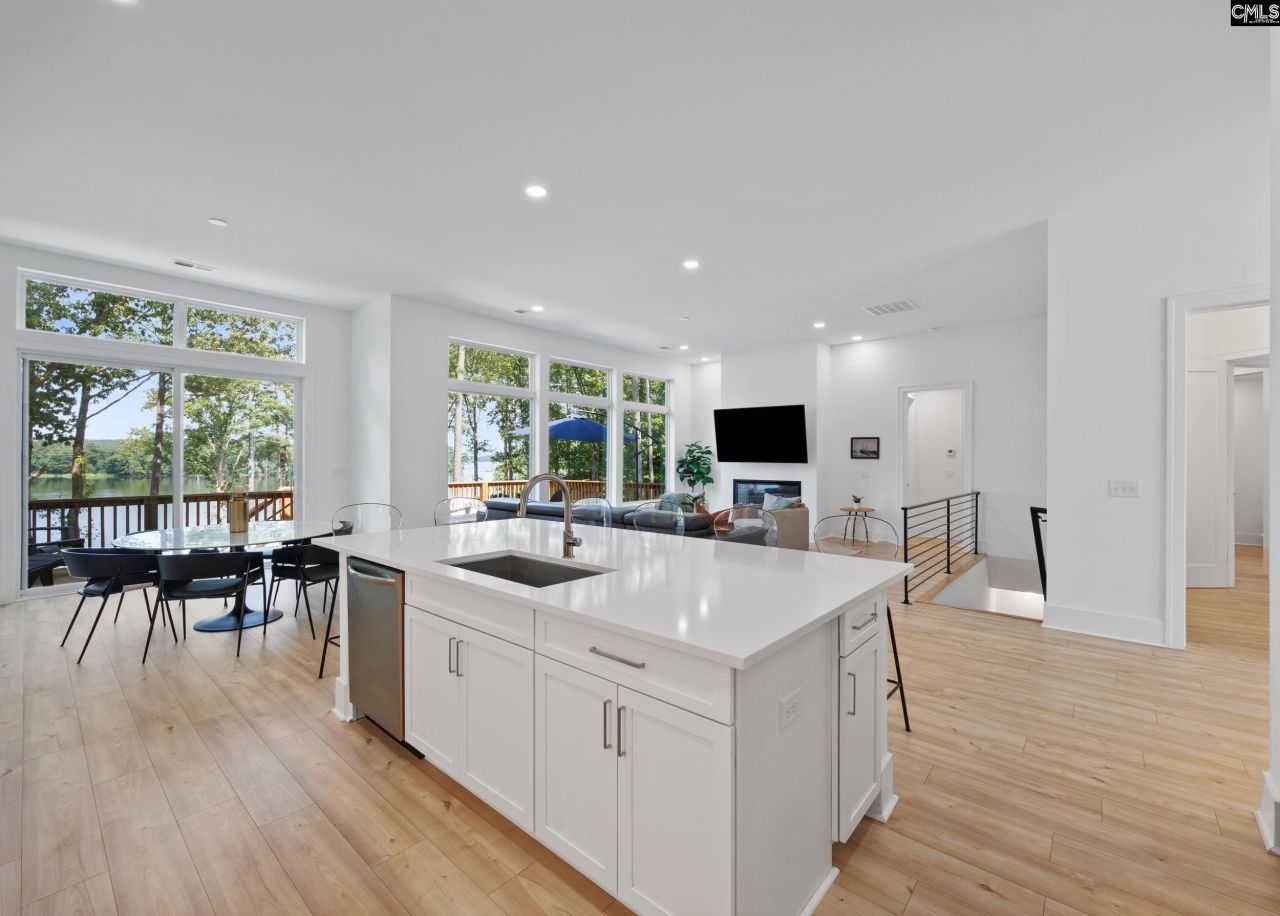 1075 Retreat Way  Photo 14