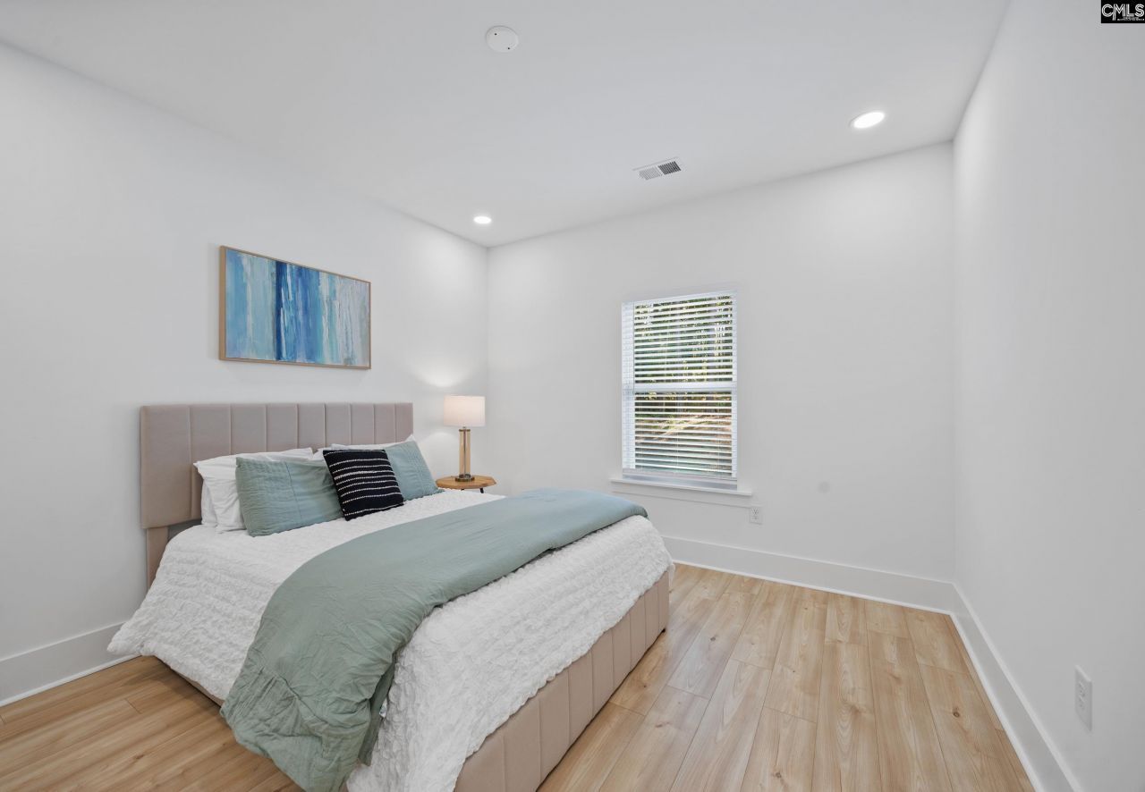 1075 Retreat Way  Photo 32