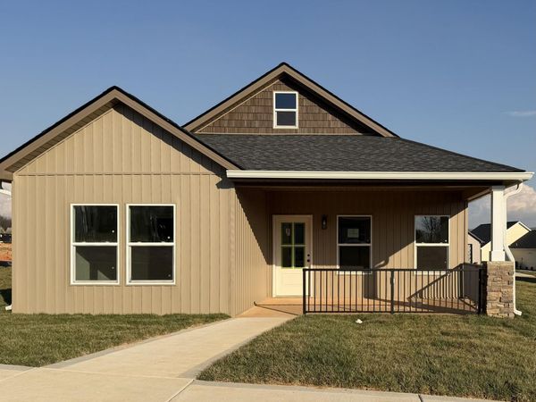 921 Stratford Ave, Sweetwater, TN 37874