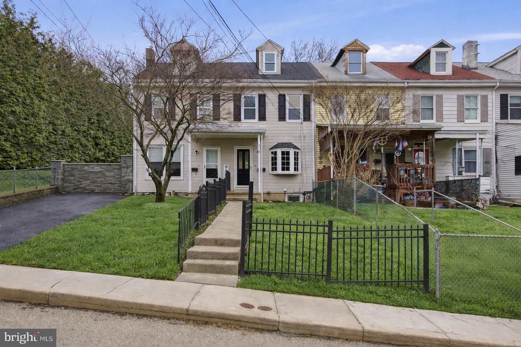 308 Brittmore Avenue, Conshohocken, PA 19428 Main Photo