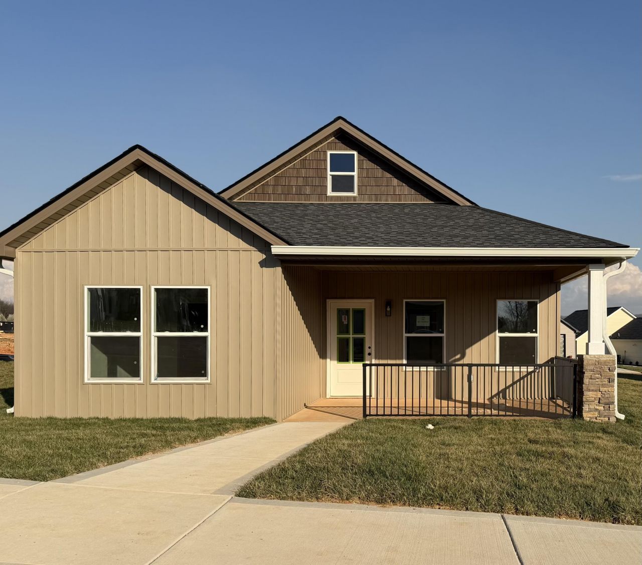 921 Stratford Avenue, Sweetwater, TN 37874 Main Photo