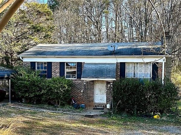 36 Textile Avenue, Lavonia, GA 30553