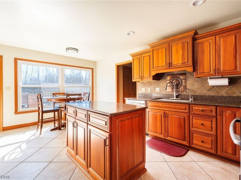 195 Willow Bend Drive, Canfield, OH 44406 Photo 10