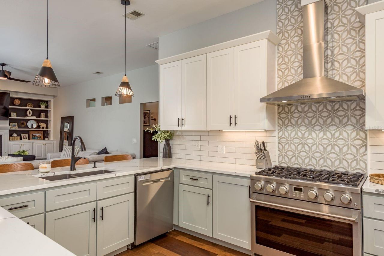 1499 E Lake Woodlands Parkway, Oldsmar, FL 34677 Photo