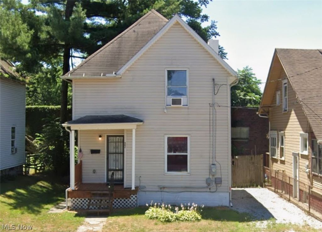 602 11th Street Ne, Canton, OH 44704 Main Photo