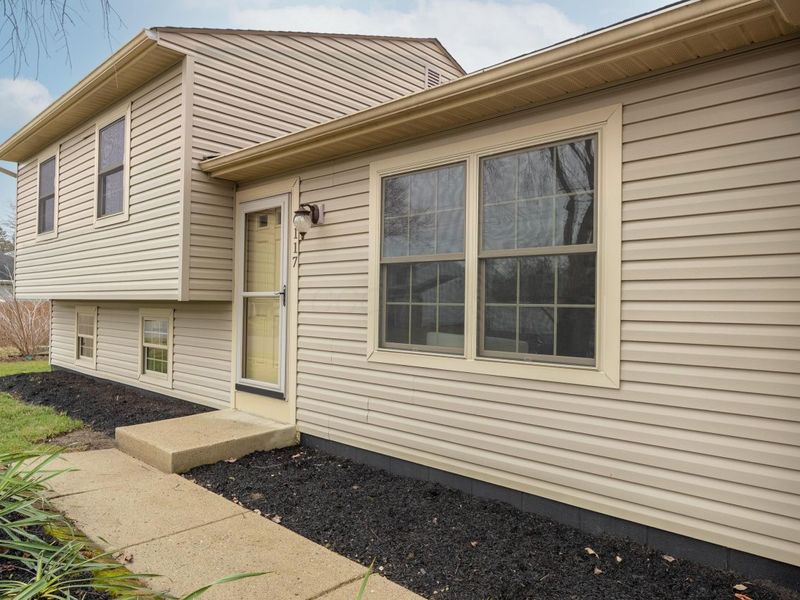 6117 Maryhurst Drive, Dublin, OH 43017 Photo 2