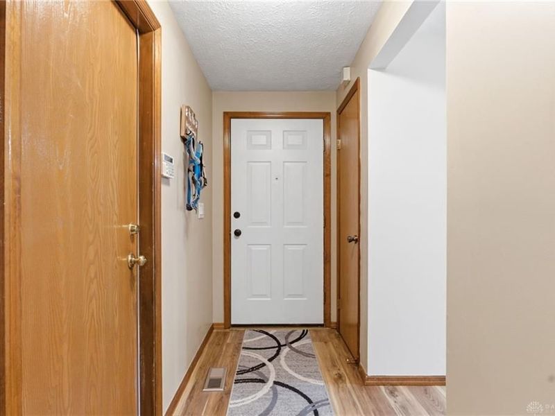 6000 Timbergate Trail, Huber Heights, OH 45424 Photo 4