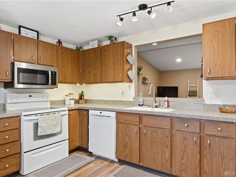 6000 Timbergate Trail, Huber Heights, OH 45424 Photo 8