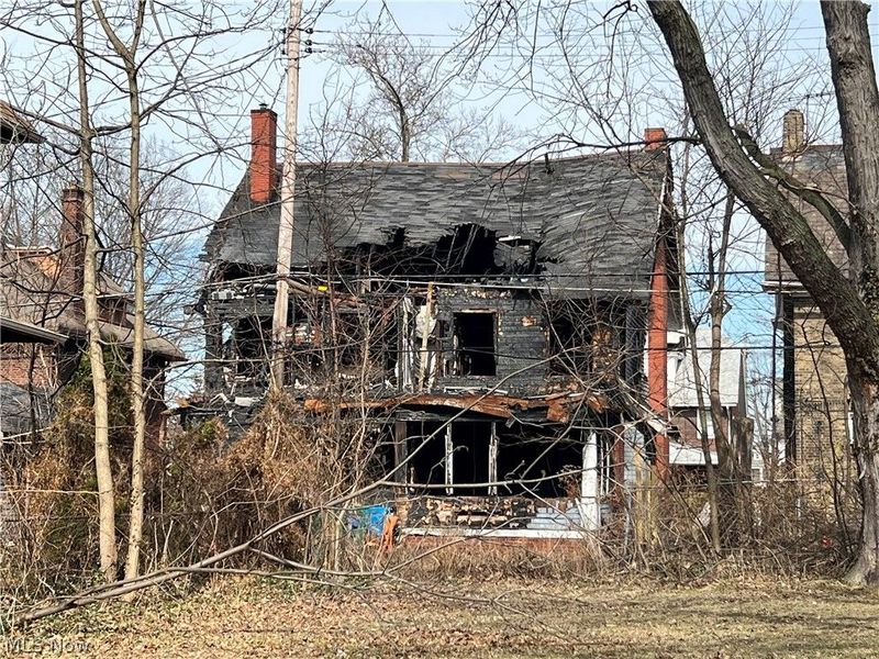 1822 Farmington Road, Cleveland, OH 44112 Photo 3