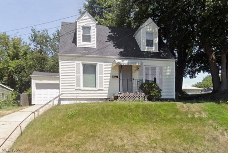 907 16th Street Ne, Canton, OH 44714 Main Photo