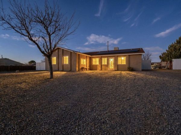 202 Pecos Loop SE, Rio Rancho, NM 87124