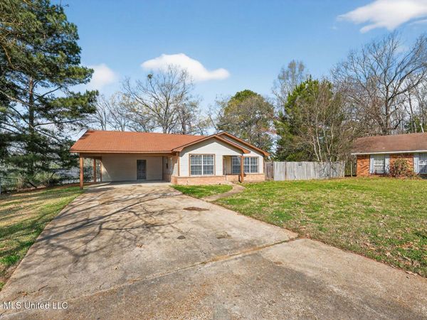169 Thousand Oaks Circle, Jackson, MS 39212