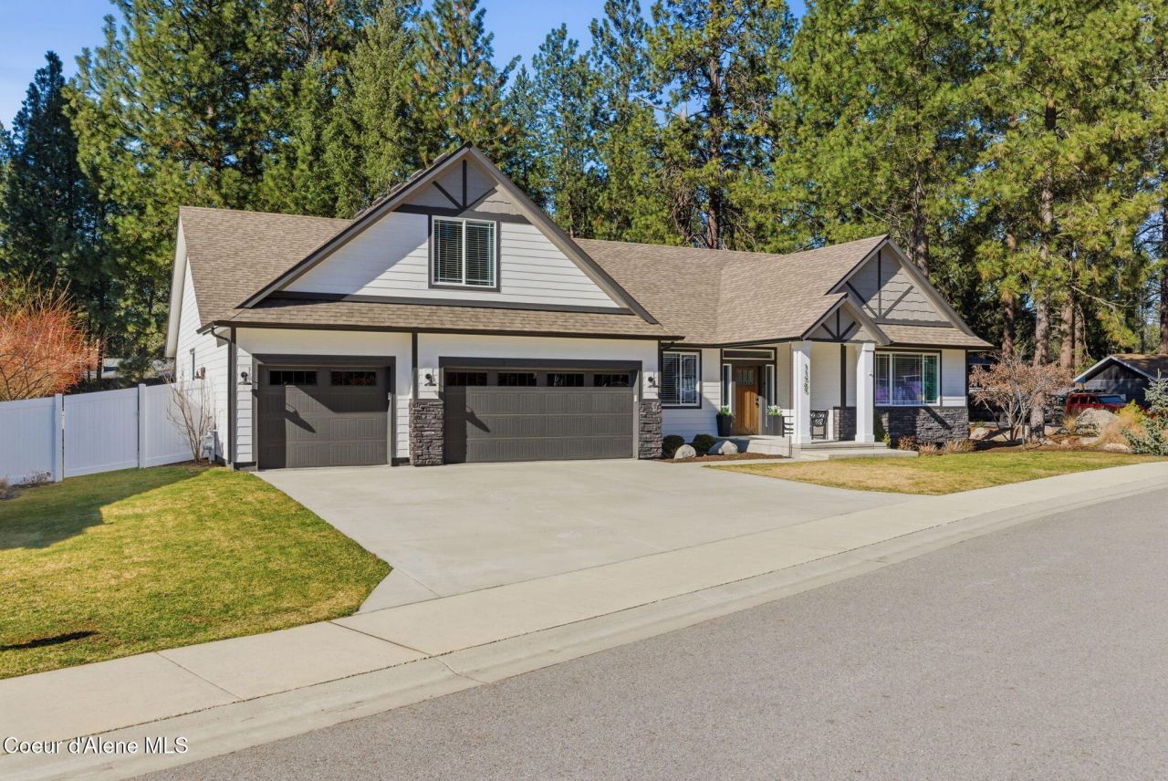 11565 N Emerald Dr, Hayden, ID 83835 Main Photo