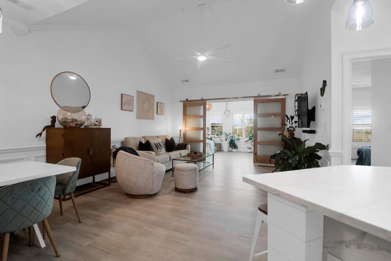 1984 Folly Road Photo 5