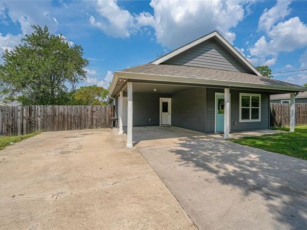 1228 Jones Street , Greenville, TX 75401