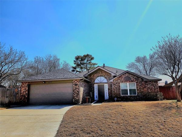 417 Hopewell Street , Grand Prairie, TX 75052