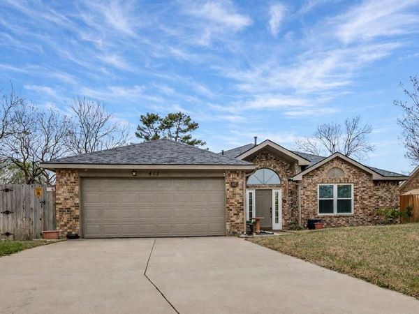 417 Hopewell Street, Grand Prairie, TX 75052