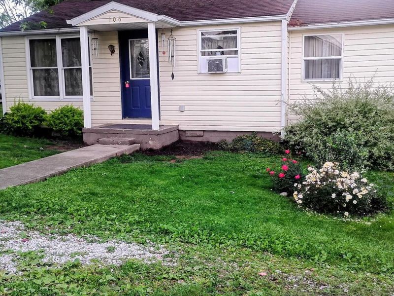 106 Sunset Drive, Hebron, OH 43025 Photo 1