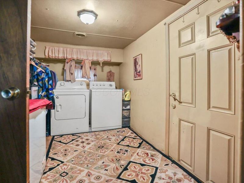 106 Sunset Drive, Hebron, OH 43025 Photo 15