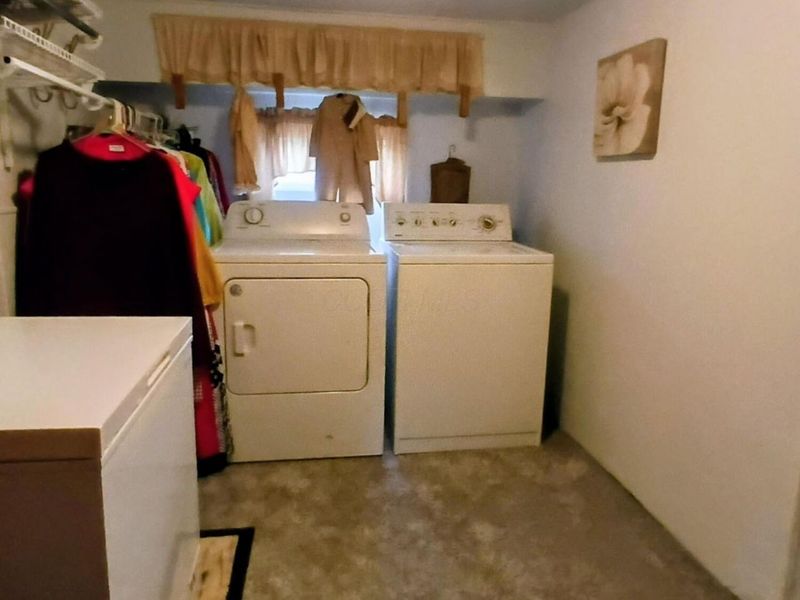 106 Sunset Drive, Hebron, OH 43025 Photo 8