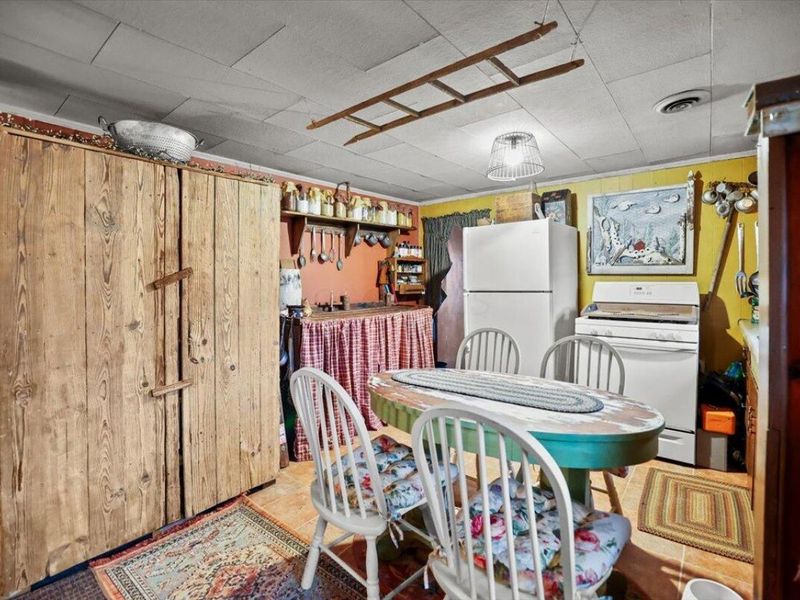 106 Sunset Drive, Hebron, OH 43025 Photo 9