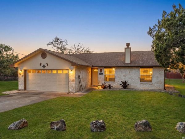 134 Looker Drive, Ingram, TX 78025