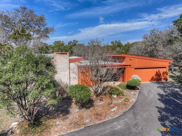 211 Bunnyrun Lane, San Marcos, TX 78666