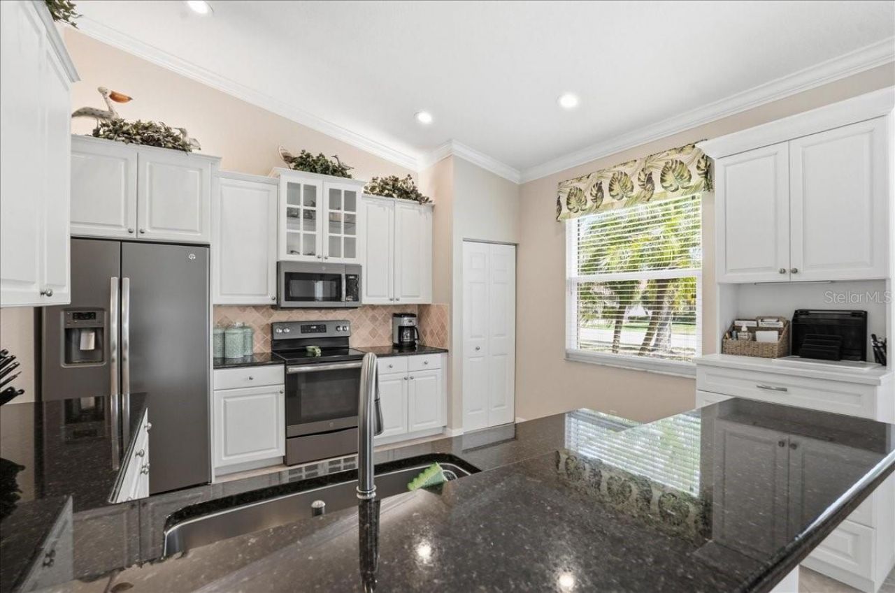 4246 65th Place E, Sarasota, FL 34243 Photo