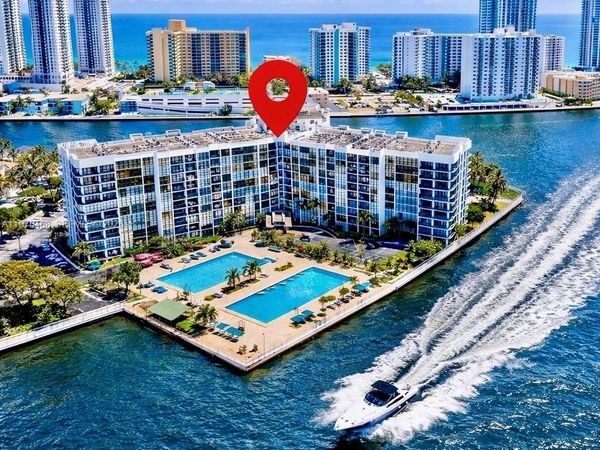 1000 Parkview Dr, Unit 115, Hallandale Beach, FL 33009