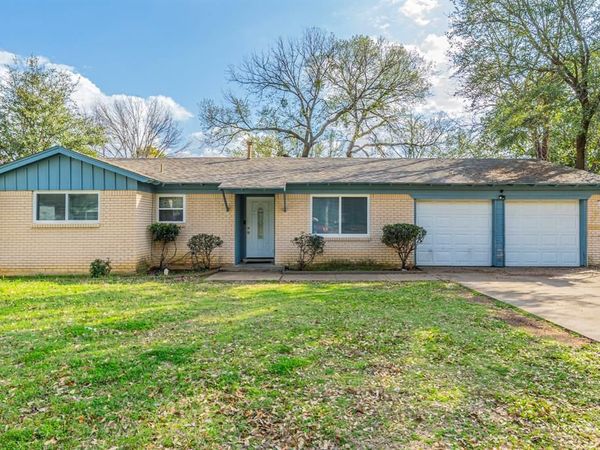 504 Lynda Lane , Arlington, TX 76010