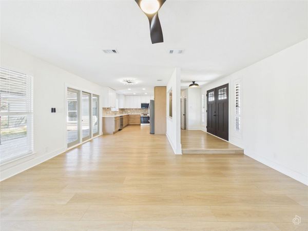 9400 Longvale DR, Austin, TX 78729